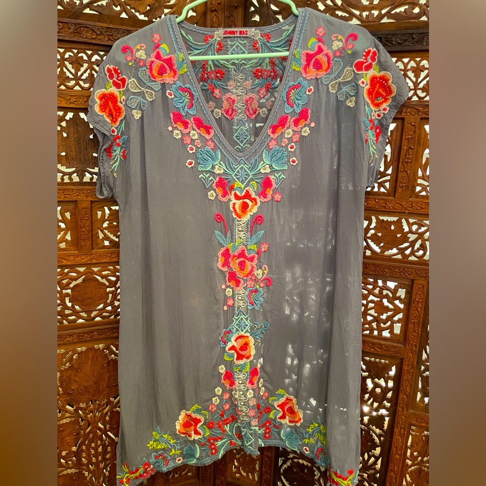 EUC Johnny Was grey silk embroidered tunic, size S